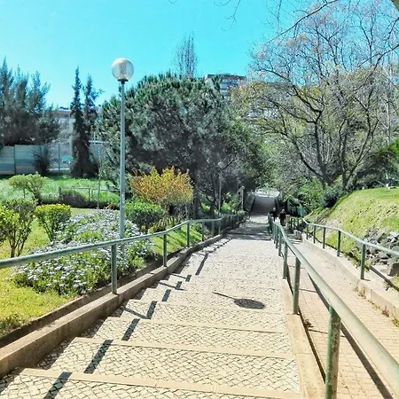 Odivelas Metro Hospedagem أوديفلاس