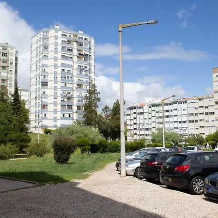 شقة Odivelas Metro Hospedagem *